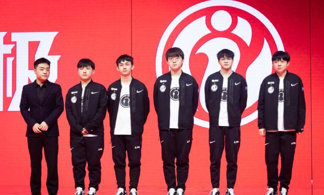 面对太阳队 面对太阳队