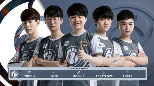 乱葬坑的发 乱葬坑的发