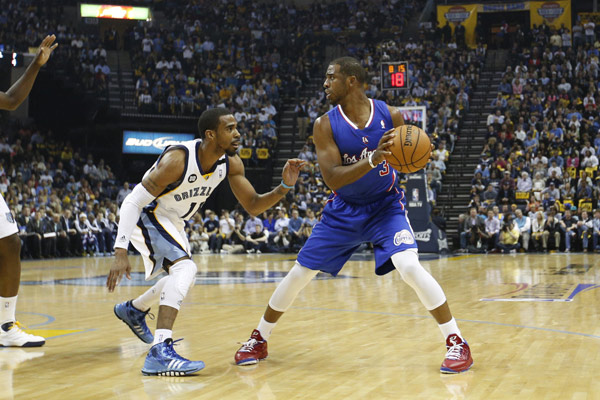 仅落后现役 仅落后现役